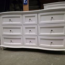Modern White Ornate Style 9 Drawer Dresser