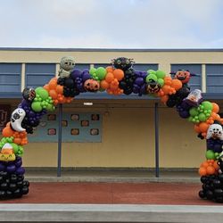 Halloween Balloon Arch