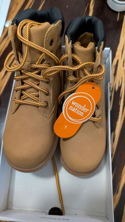 Brand NWT boys sz 1 Boots