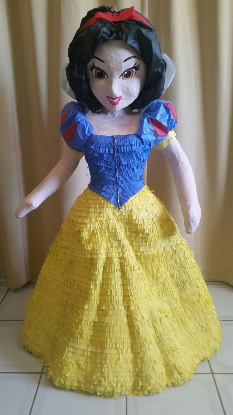 Snow White piñata