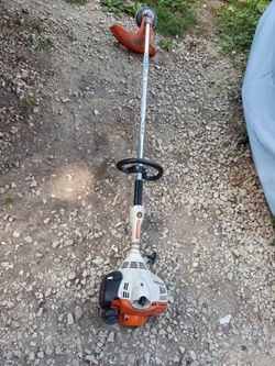 Stihl STRAIGHT SHAFT WEED EATER NEEDS PULL CORD AND MINOR MAINTENANCE PRICE IS FIRM CASH ONLY PICK UP ONLY PLEASE