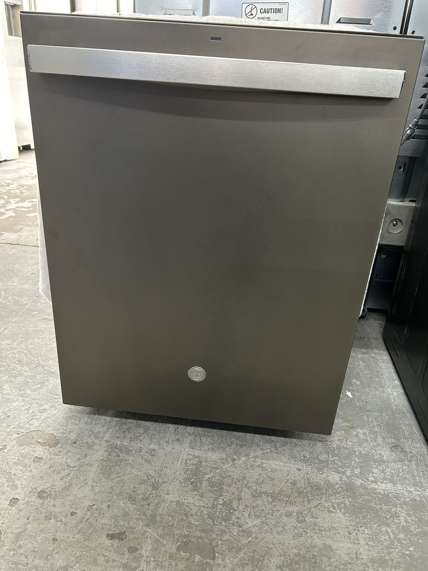 Brand New GE Slate Dishwasher With 3rd Rack And Stainless Tub 