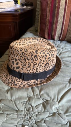 Unisex flapperstyle hat