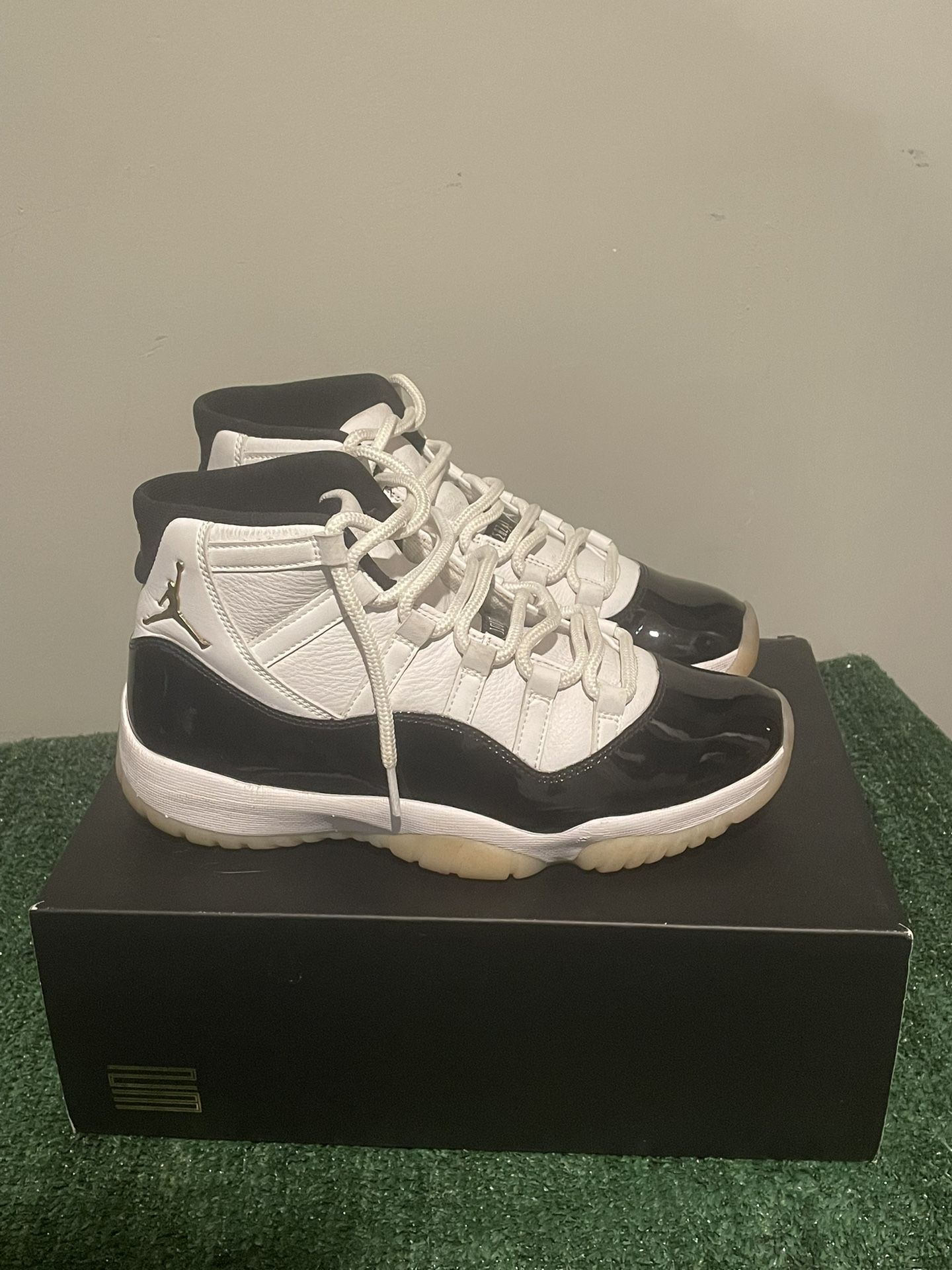 Jordan 11s Size 9