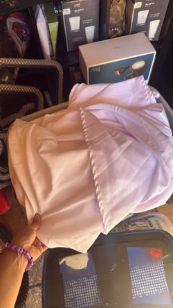 White round table cloths / manteles large