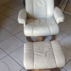 Recliner With foot Rest 