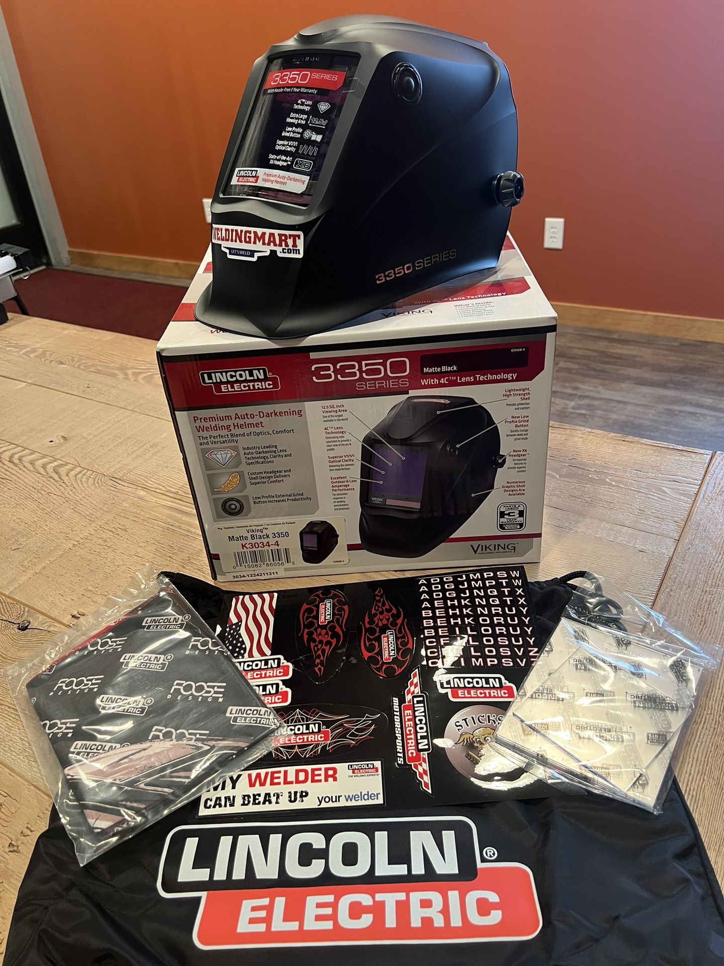 Lincoln VIKING 3350 Series Black Auto-Darkening Welding Helmet