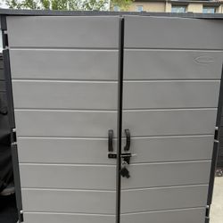 Suncast 6 Ft X 4 Ft vertical shed 