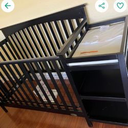 Crib With Changing Table And Drawers. Makes Toddler Bed