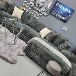 ✨️ Sectional Sofa ✨️ Furniture Queen Bedrooms, Dining Avail 