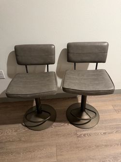 2 barstool chairs
