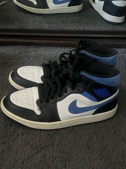 Nike men tennis shoes size 10