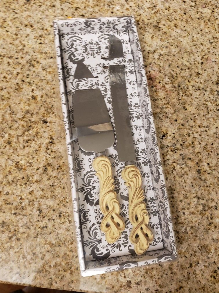 Wedding Cake knife and serve tool