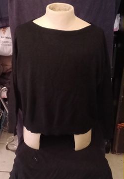 Black Cropped sweater SIZE M