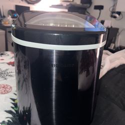 Ice Cube Maker 