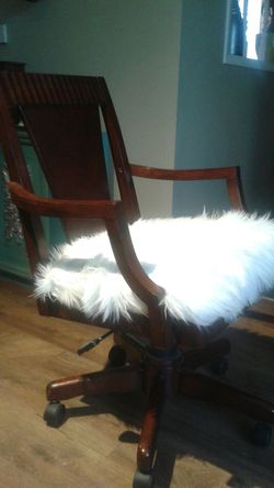 Goose cushion office chair