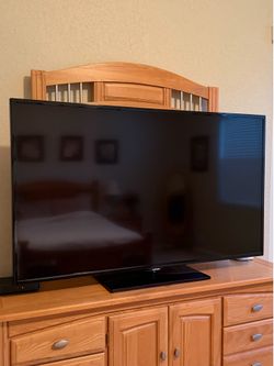 55 Inch Samsung TV with Remote, Not a Smart TV