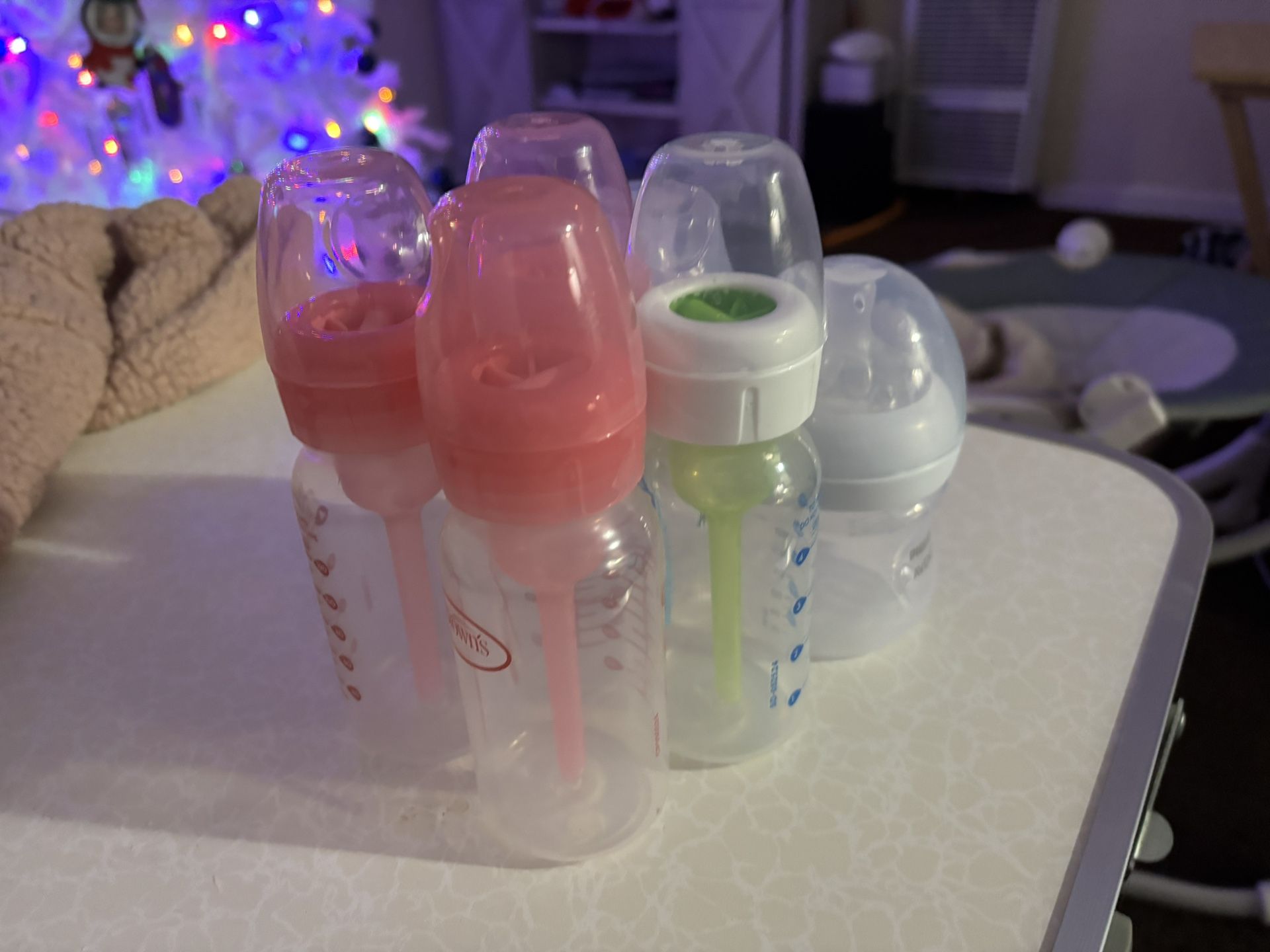 Baby Bottles / Baby Girl Clothes Newborn-3 Months