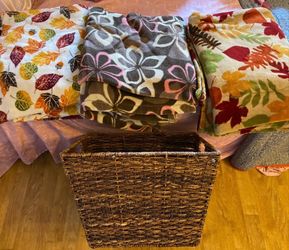 Woven Basket with 3 blankets