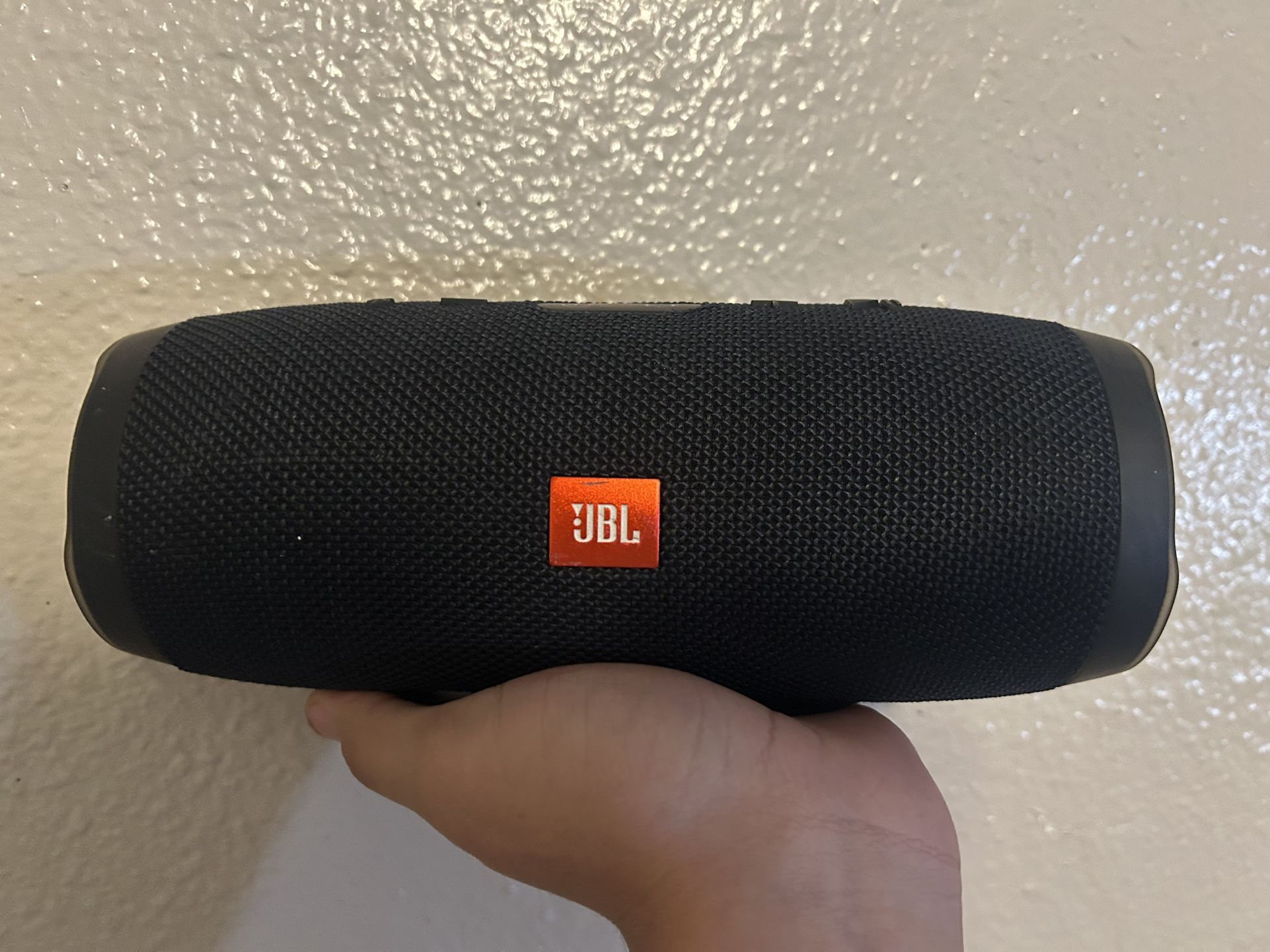 JBL charge 3 Wireless Speaker