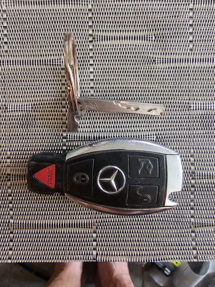 2010 - 2017 Mercedes Key Fob
