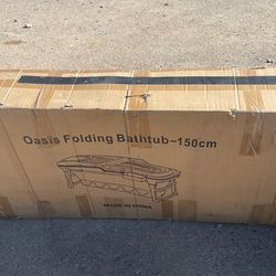 Folding bathtub