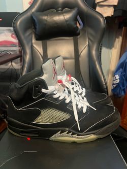 Jordan 5 Retro "Black Metallic" sneakers in US 11