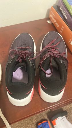 Women’s Nike  Size 7.5