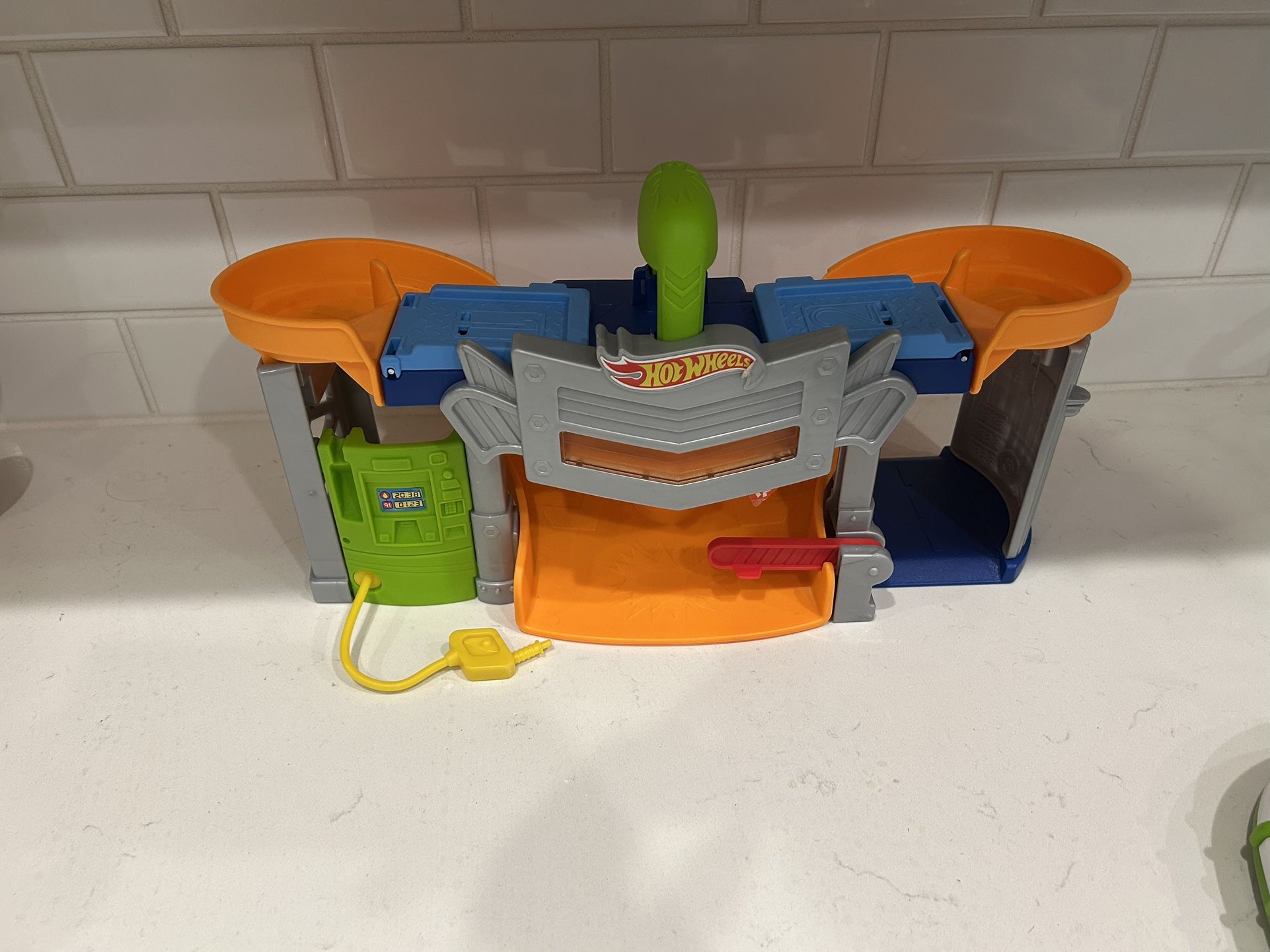 Small Hot Wheels Track