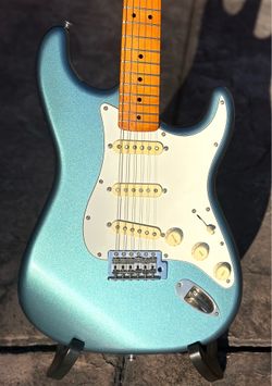 Fender Squier Classic Vibe 60s Stratocaster + Vintage Gretsch Hard Case