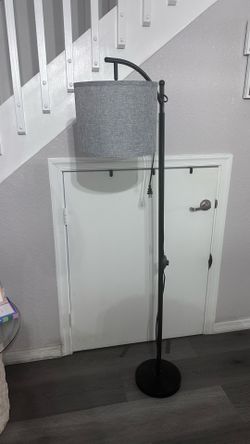 Lámpara gris de esquina