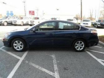 2010 Nissan Altima .... 160 mil millas