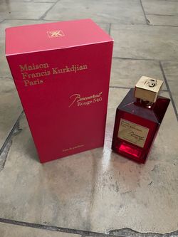 Baccarat Rogue 540 perfume cologne