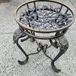 Plant stand  like new....