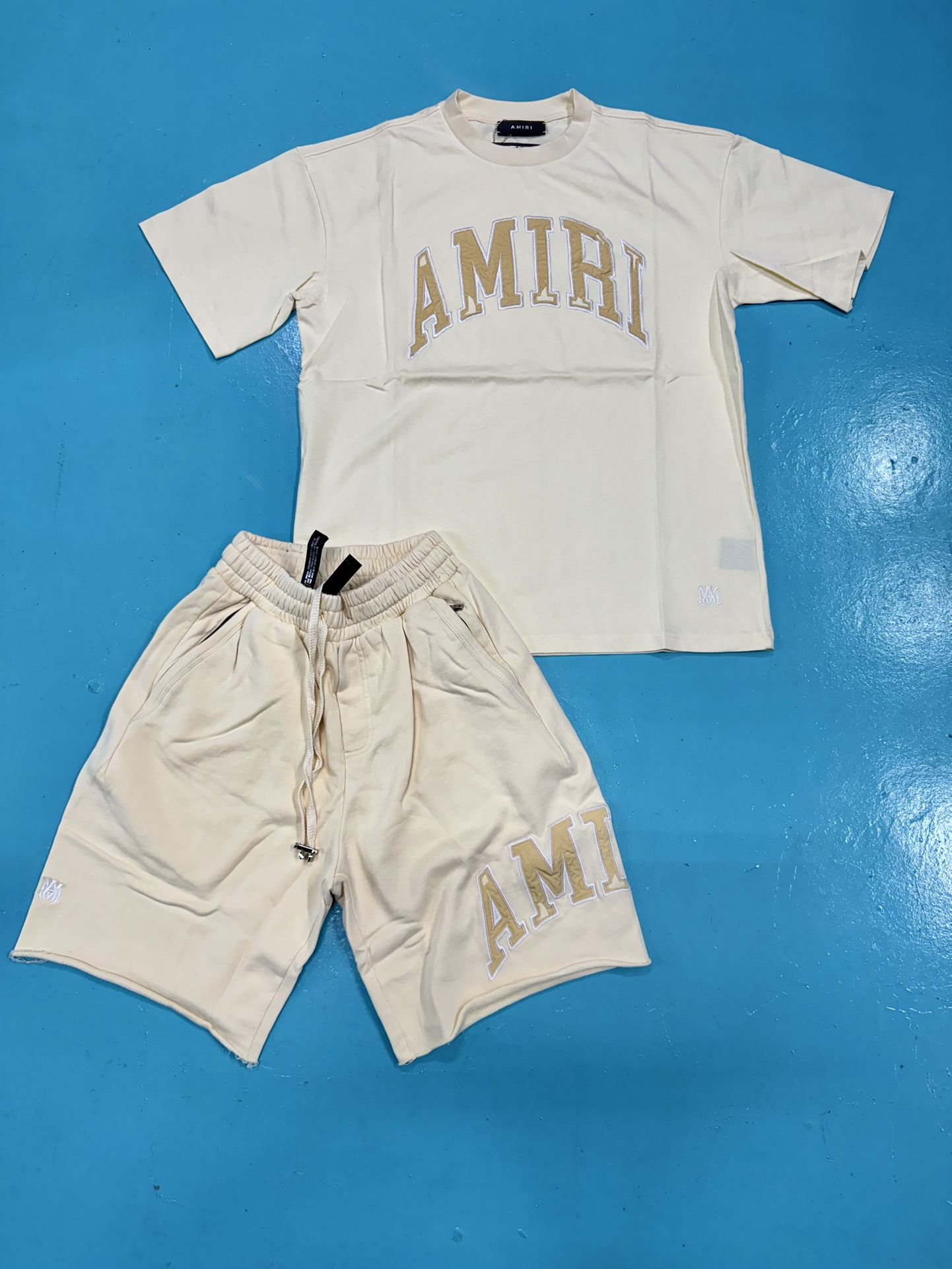 Amiri Shorts x T-shirt Set