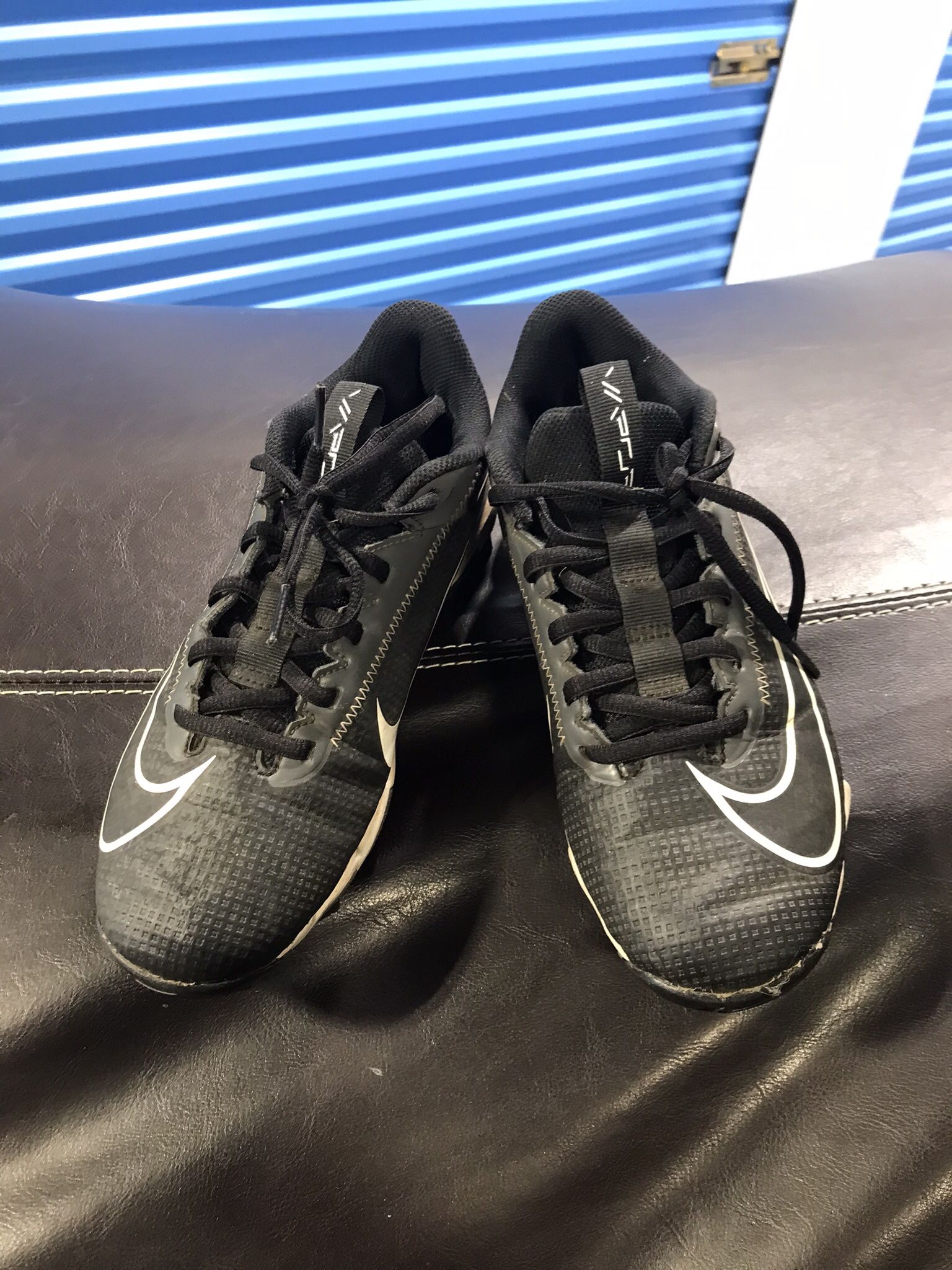 Nike 6y Football Cleats
