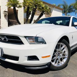 2012 Ford Mustang Premium 