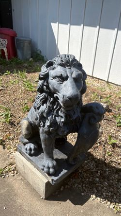 Two Lion concrete statues.