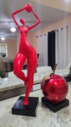 Dos figuras de artes rojas muy hermosas y 2 lámparas
