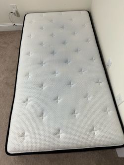 Zinus Support Plus 12” hybrid mattress Twin size