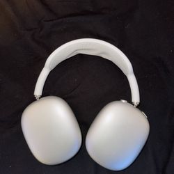 White Apple AirPod Max