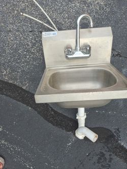 Bar sink