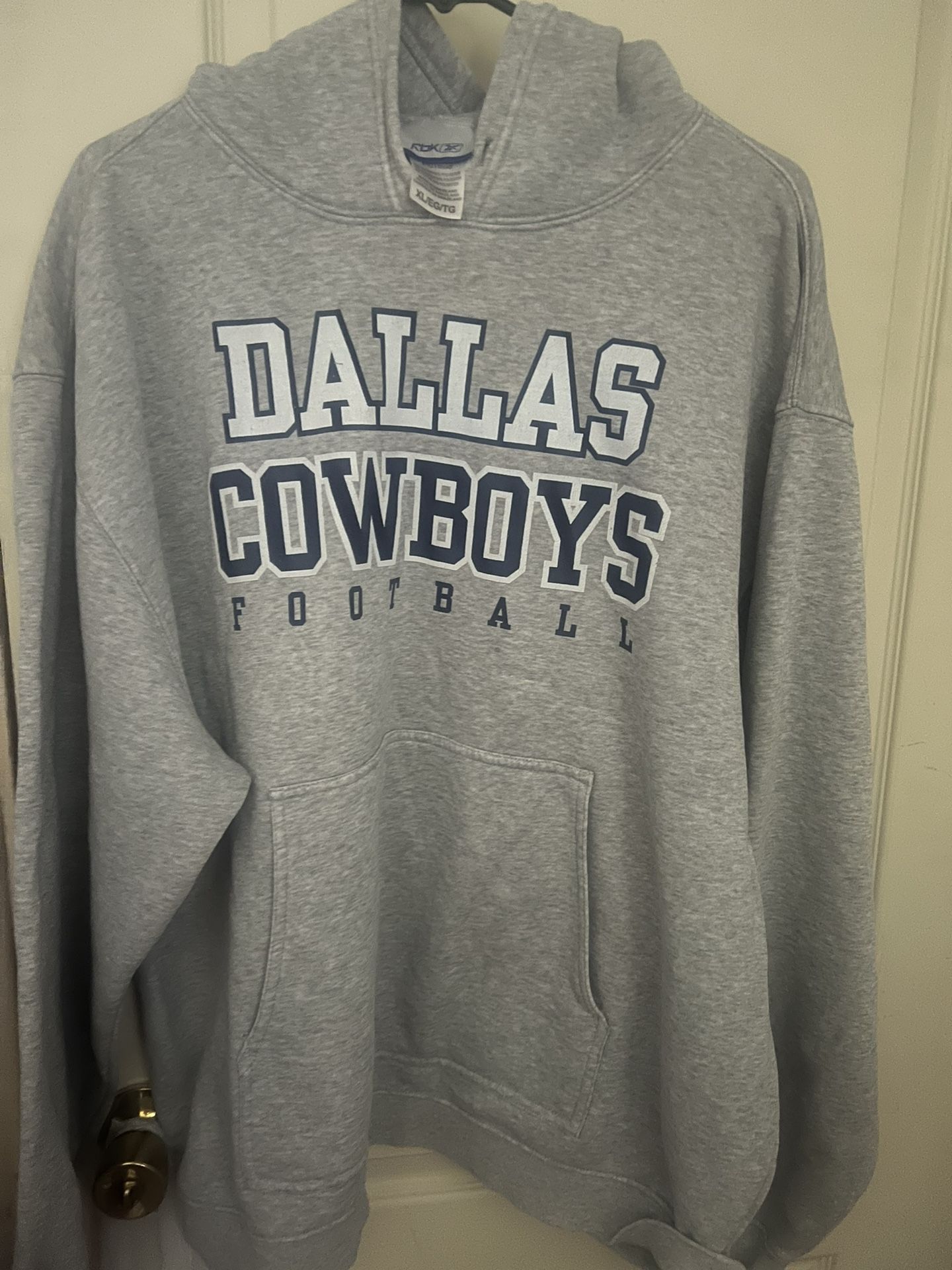 Dallas Cowboys Hoodie XL $20 for Sale in El Paso, TX - OfferUp