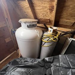 2x Propane Tanks