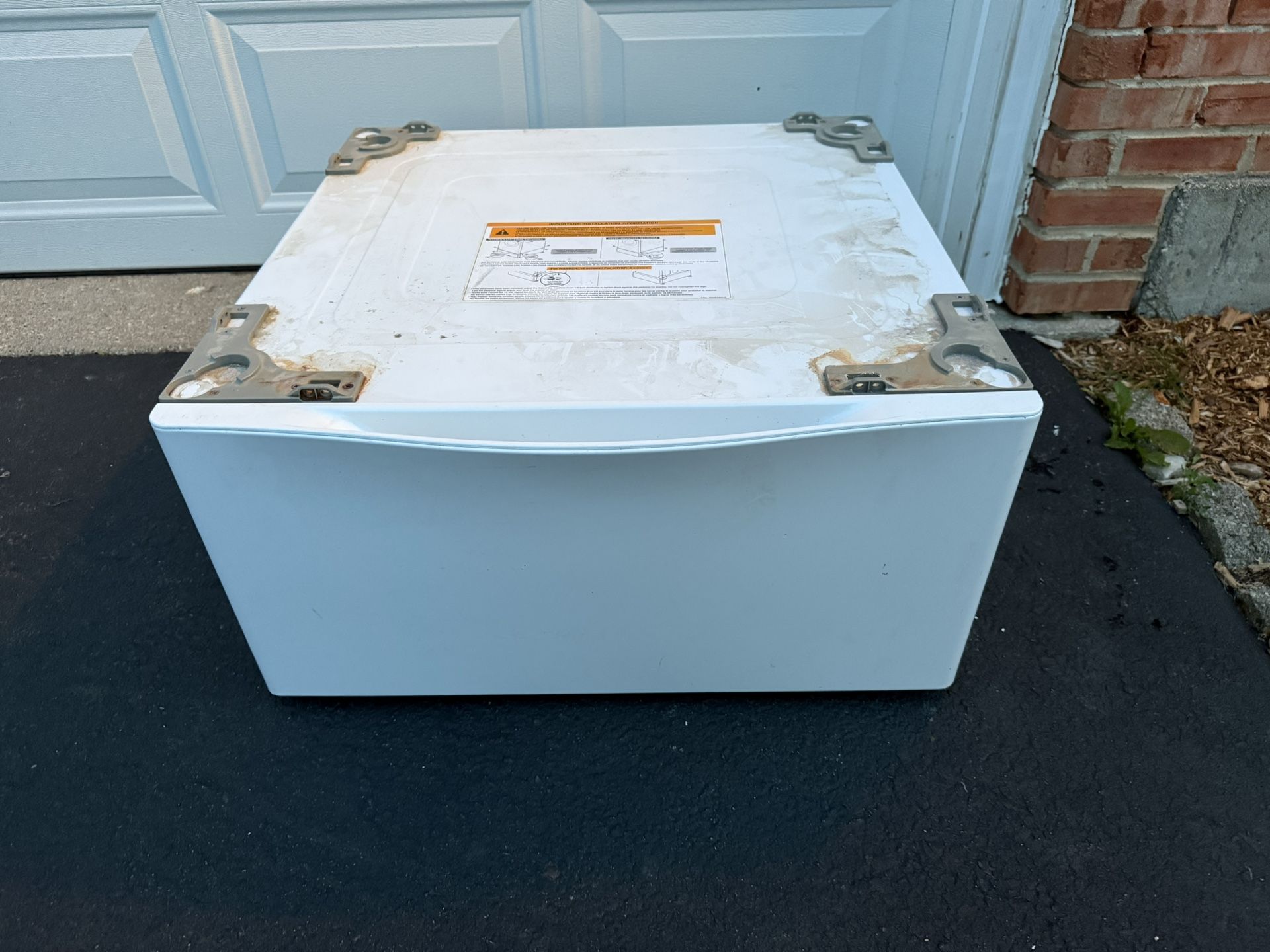 LG 27” Laundry Pedestal in White with Storage Drawer