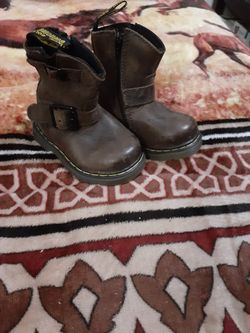 Baby boots size 4