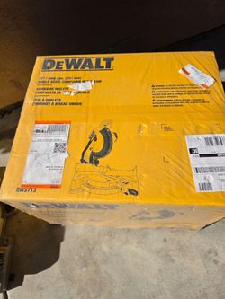 DeWalt DWS713 10" Single Bevel Compound Miter Saw