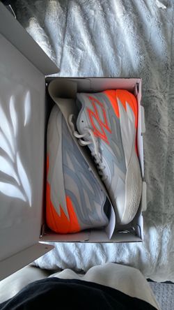 MB.02 Lamelo Ball basketball shoes