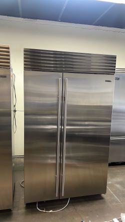 SUB ZERO 48” WIDE BUILT IN REFRIGERATOR IN STAINLESS STEEL