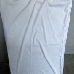 L Dog Bed/Mattress with Cover (New)